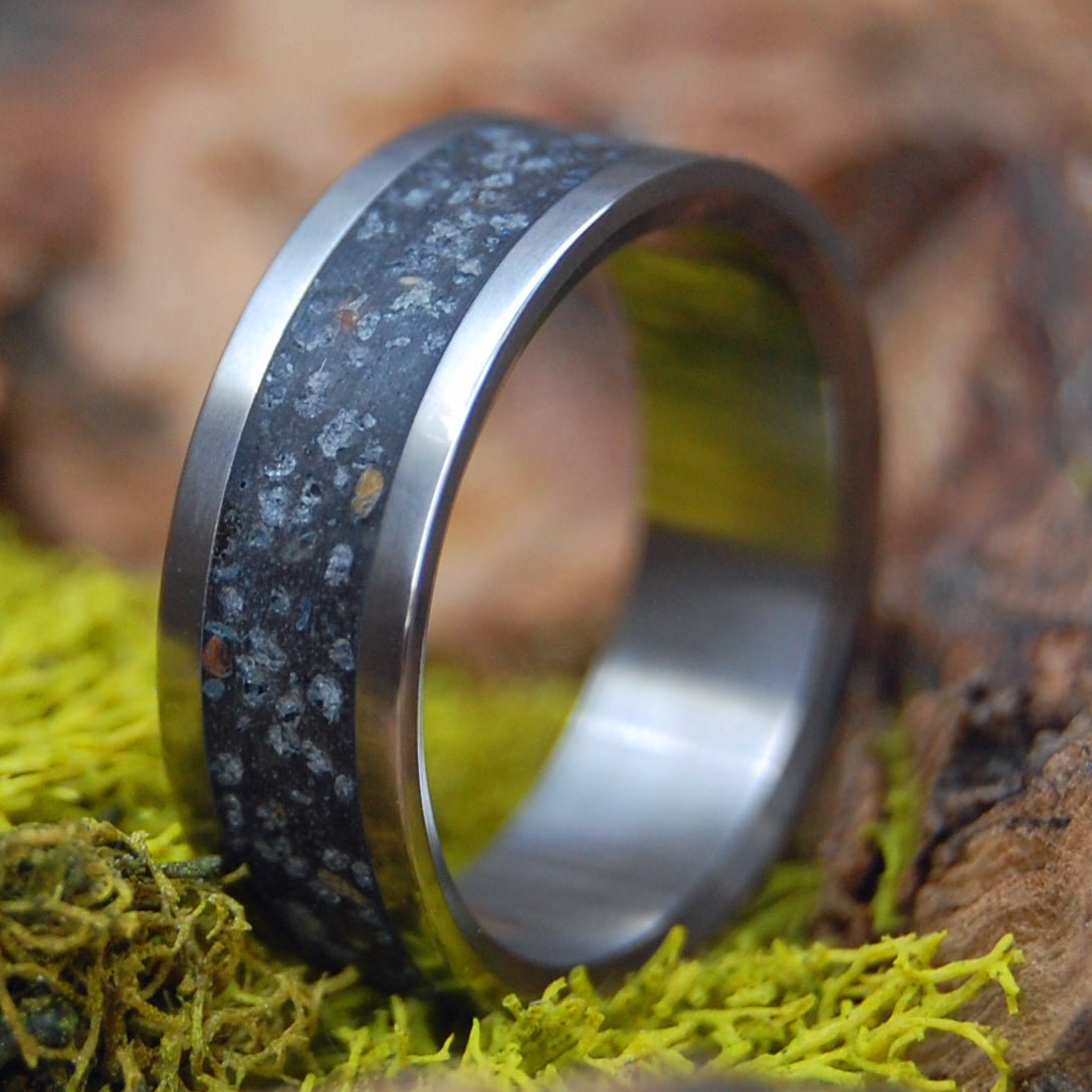 ALASKA BOUND | Alaskan Beach Sand - Unique Wedding Ring - Minter and Richter Designs