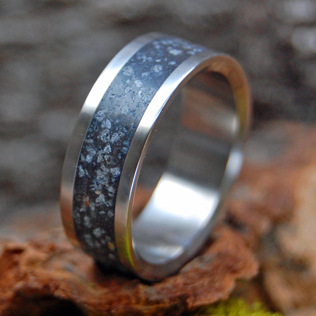 ALASKA BOUND | Alaskan Beach Sand - Unique Wedding Ring - Minter and Richter Designs