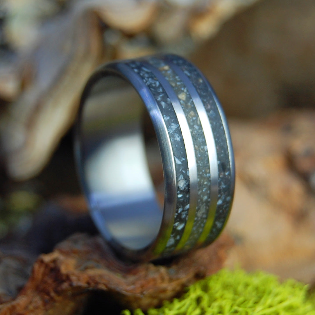 3‑Inlay Balanced Earth Memento Ring