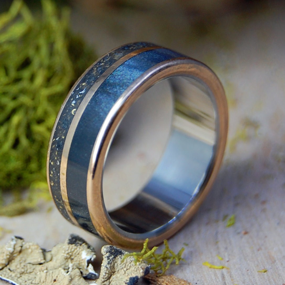 Marble, Meteorite y Gold | Men's Meteorite, Lava, Black Marbled Opalescent, Gold & Titanium Wedding Ring - Minter and Richter Designs