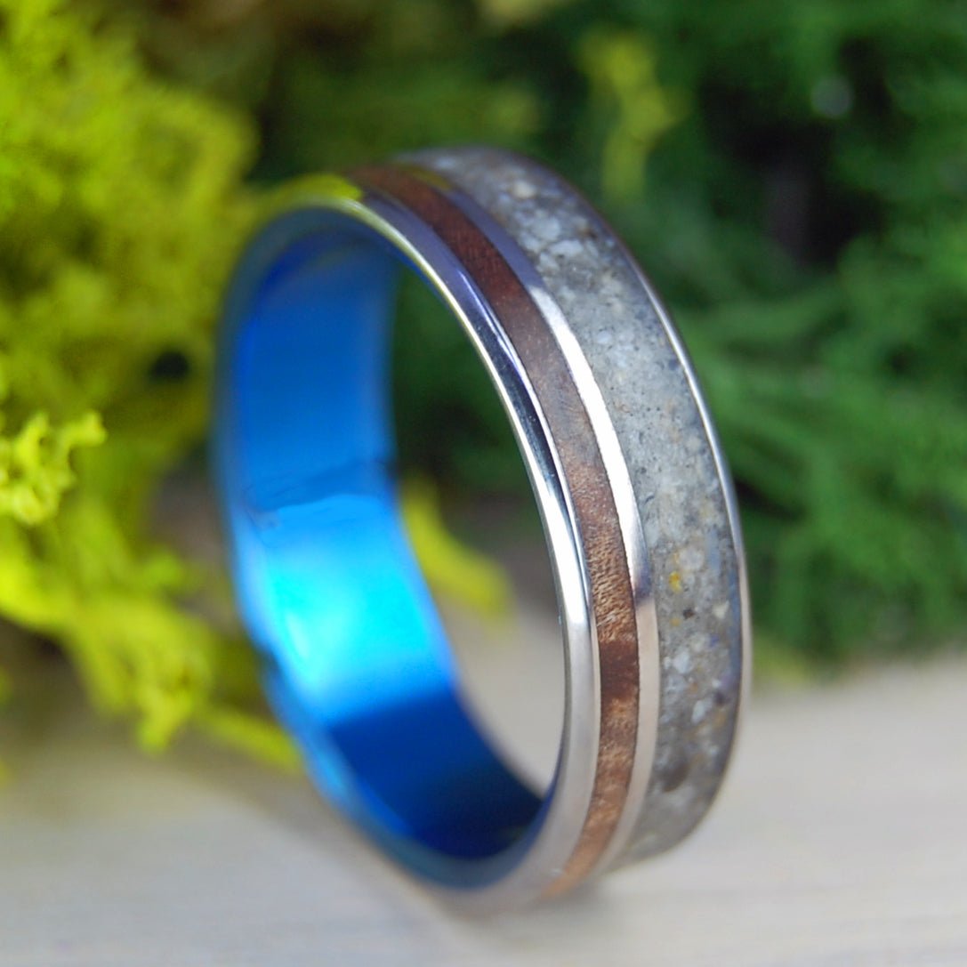 Sequoia Grove | Men's Pacific Grove Beach Sand, Sequoia Redwood & Titanium Wedding Ring - Minter and Richter Designs