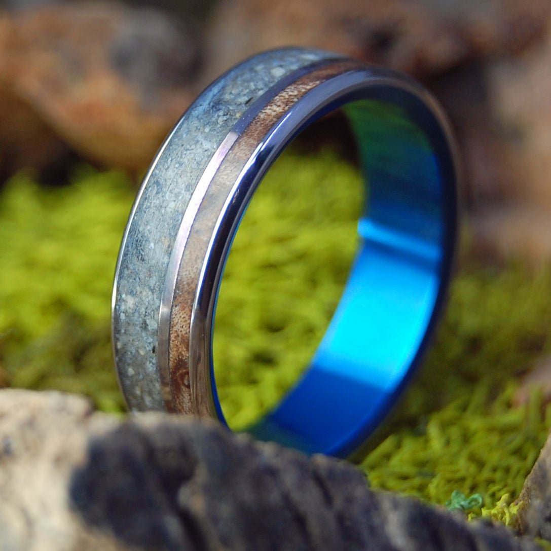Sequoia Grove | Men's Pacific Grove Beach Sand, Sequoia Redwood & Titanium Wedding Ring - Minter and Richter Designs